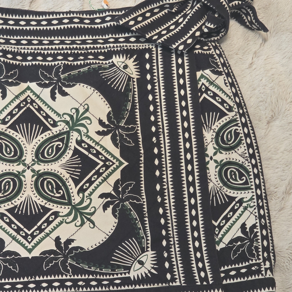 FARM Rio Monochrome Patterned Mini Skirt - Picture 2 of 5